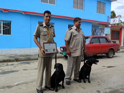 PREMIAN TECNICOS CANINOS AVILEÑOS  DE LA ADUANA EN COMPETENCIA NACIONAL.